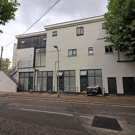Urban Retreat - Southend Stays Exterior photo